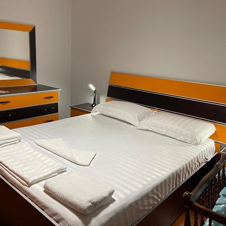 טיראנה City Center Apartment Galeria מראה חיצוני תמונה