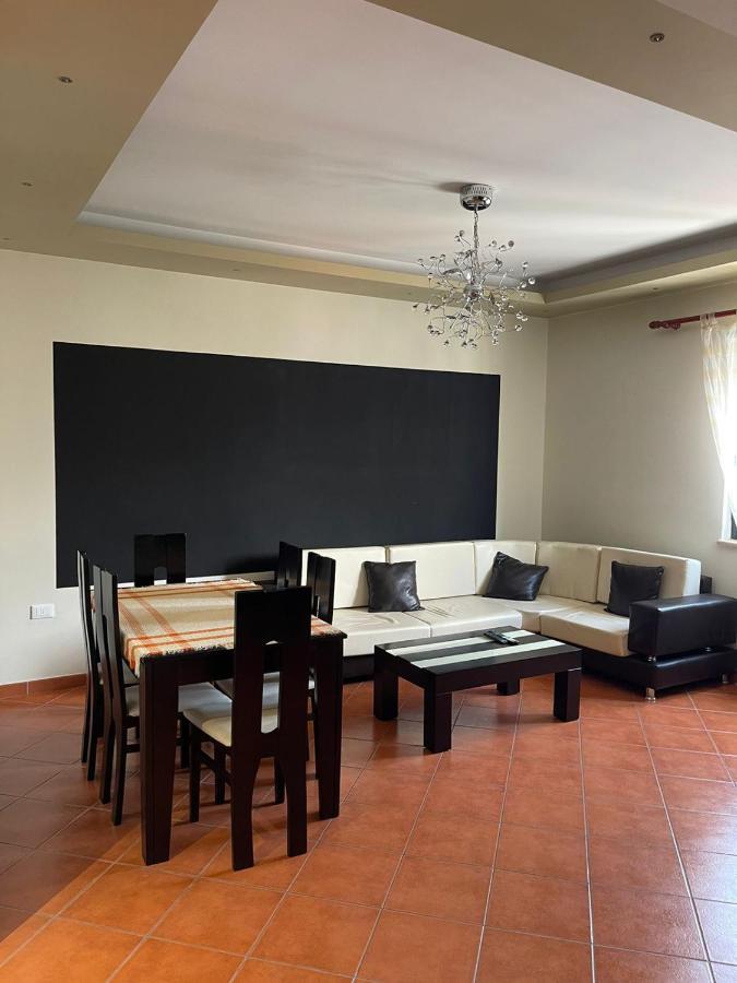 טיראנה City Center Apartment Galeria מראה חיצוני תמונה