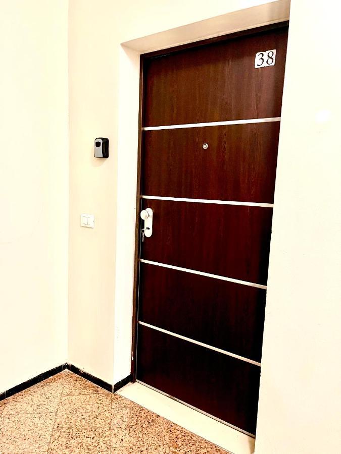 טיראנה City Center Apartment Galeria מראה חיצוני תמונה