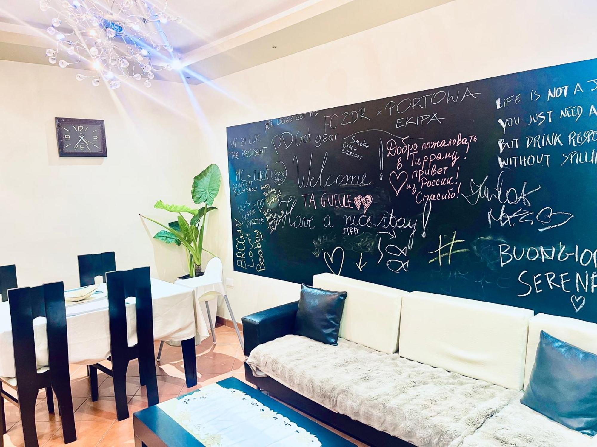טיראנה City Center Apartment Galeria מראה חיצוני תמונה