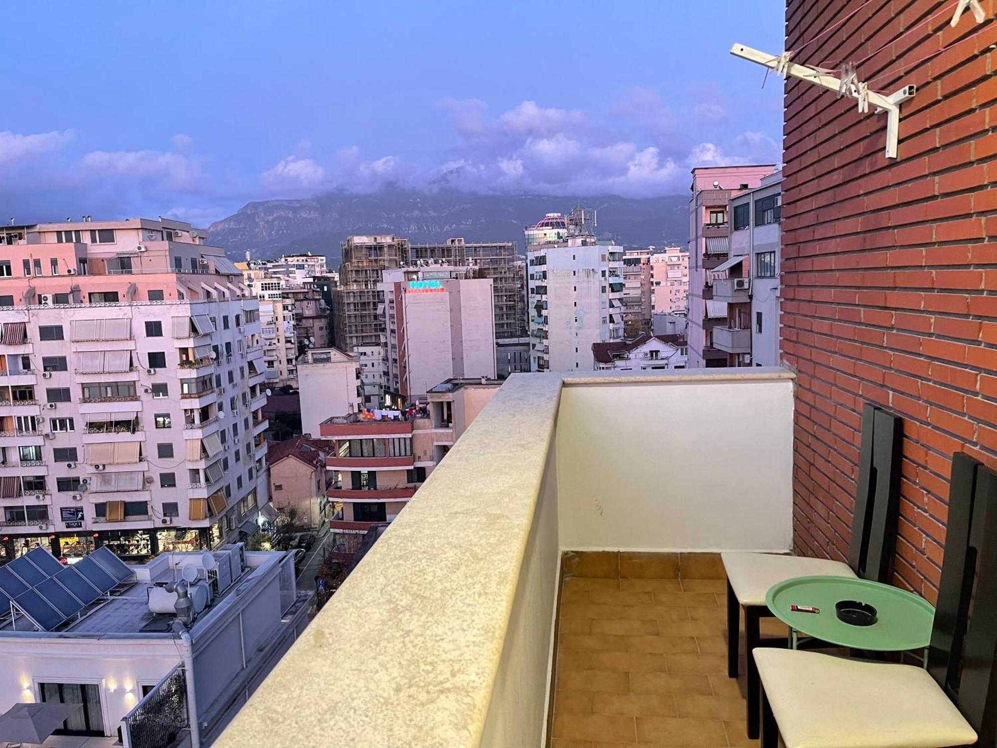 טיראנה City Center Apartment Galeria מראה חיצוני תמונה