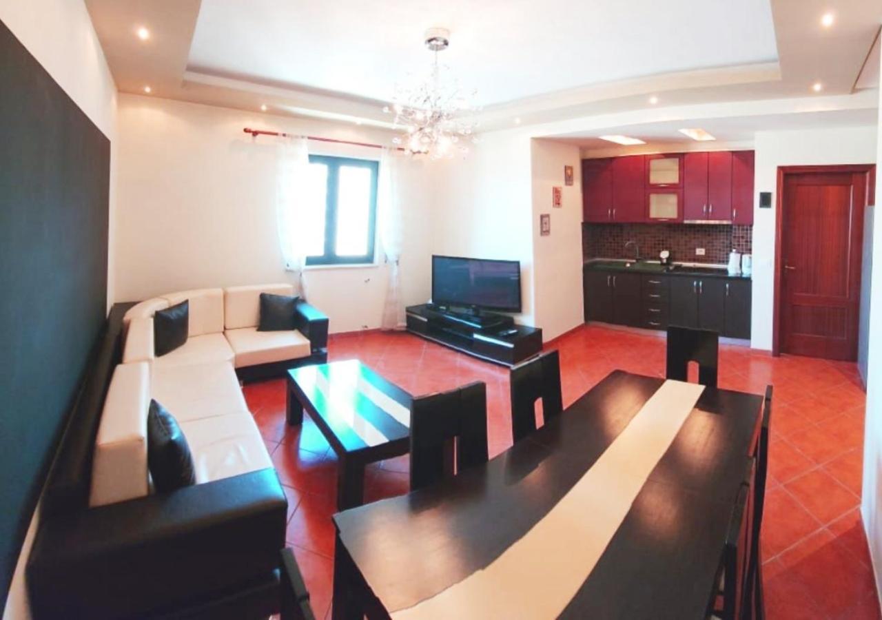 טיראנה City Center Apartment Galeria מראה חיצוני תמונה